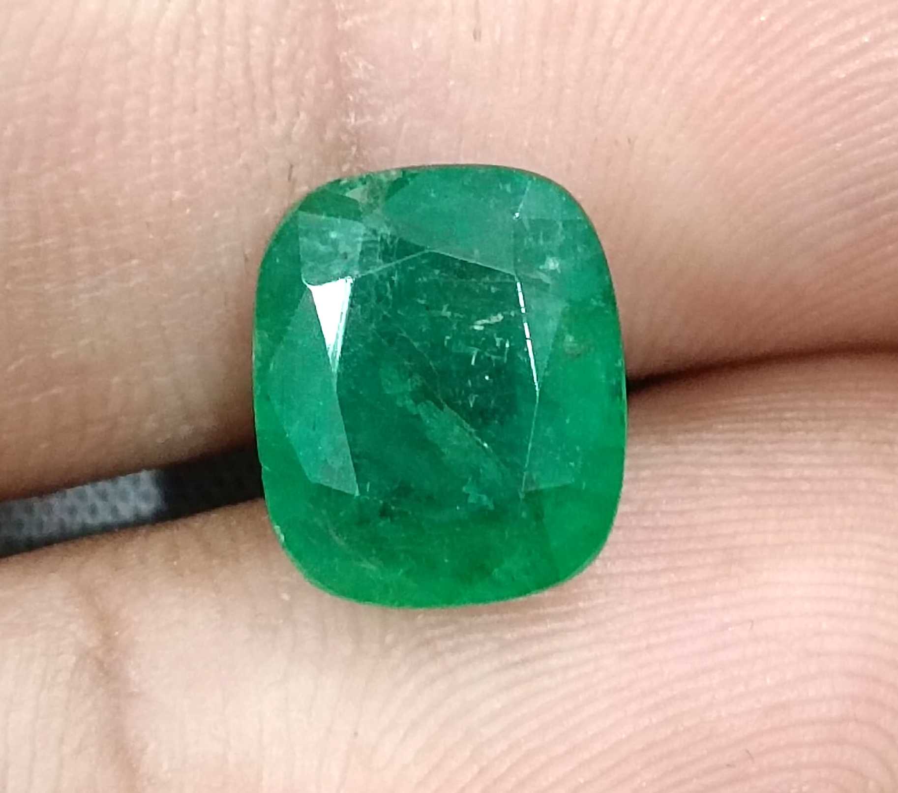4.12ct GSI certified medium deep green Zambian emerald cushion cut loose stone 