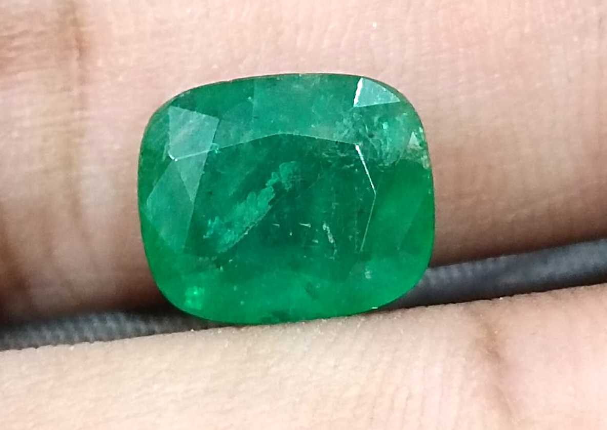 4.12ct GSI certified medium deep green Zambian emerald cushion cut loose stone 