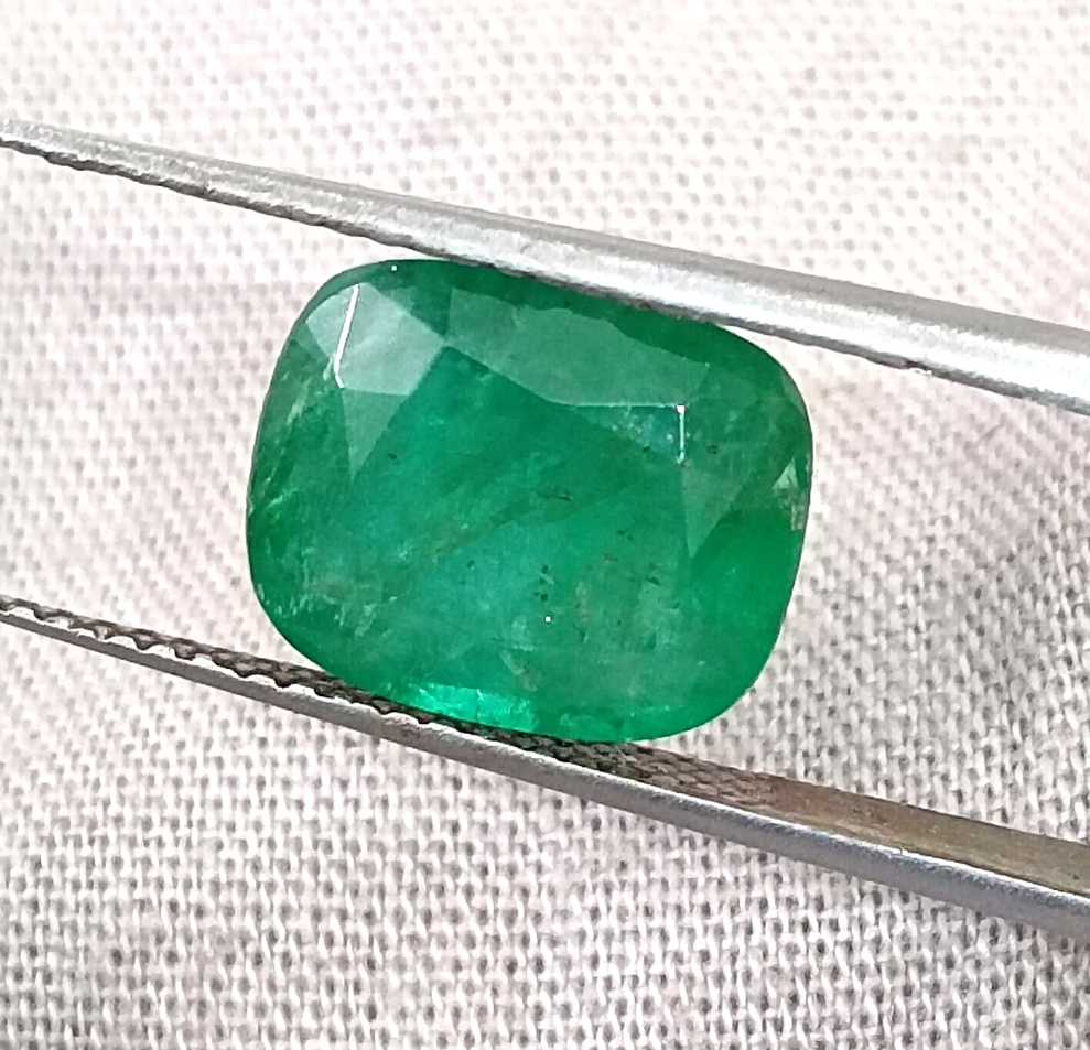 4.12ct GSI certified medium deep green Zambian emerald cushion cut loose stone 