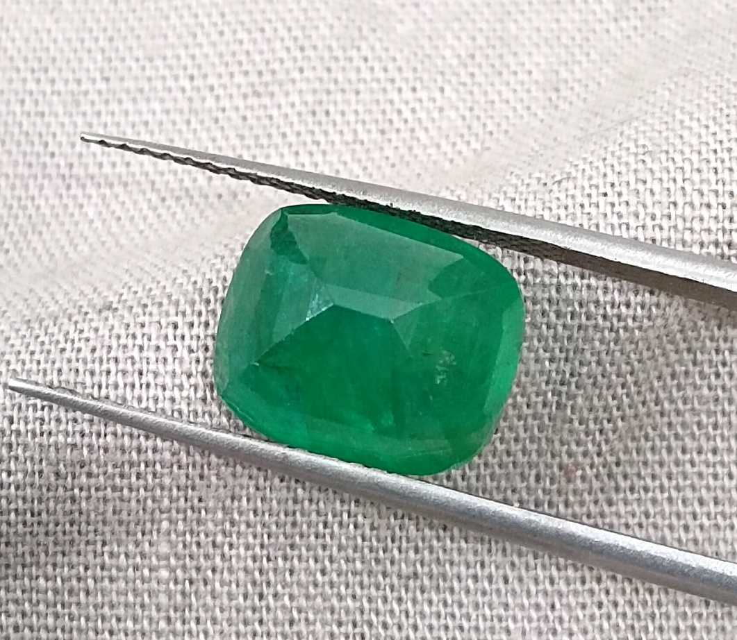 4.12ct GSI certified medium deep green Zambian emerald cushion cut loose stone 