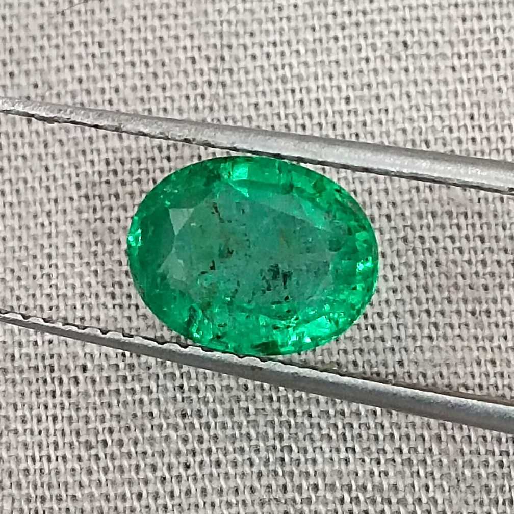 GSI USA certified 1.82ct medium deep vivid green oval cut Zambian emerald 