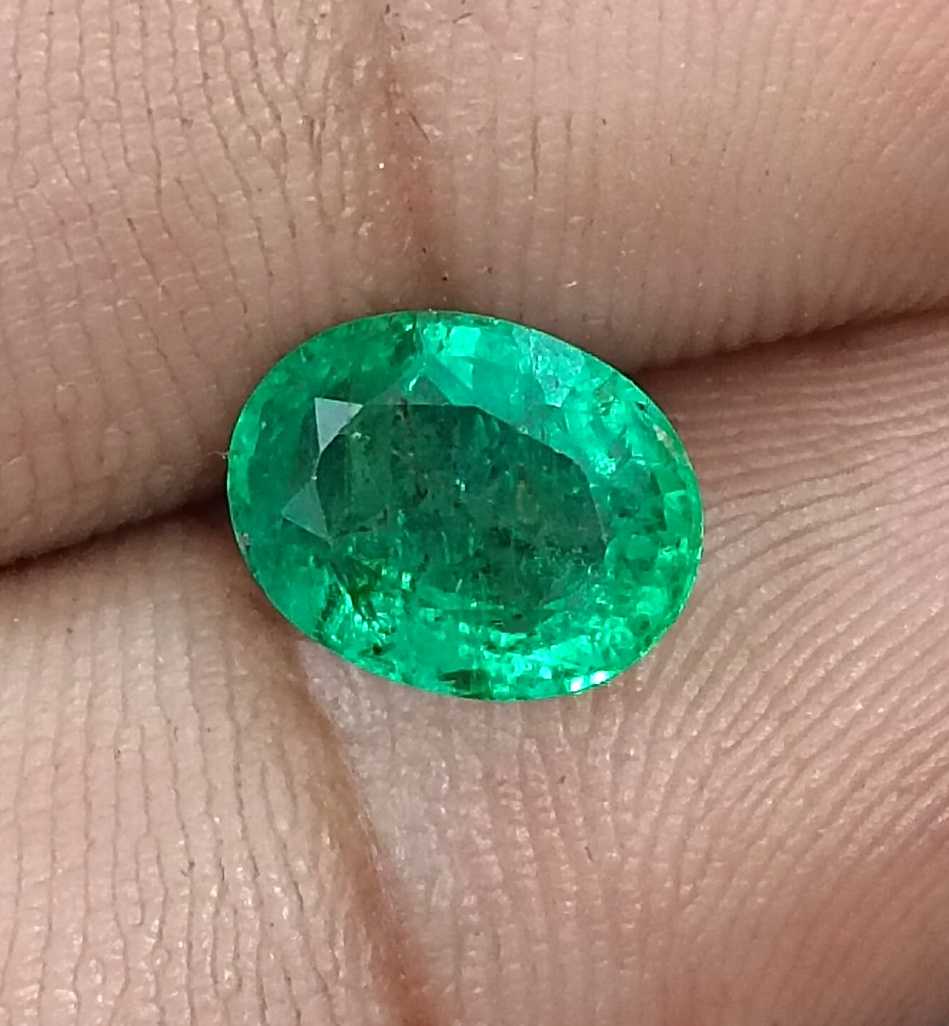 GSI USA certified 1.82ct medium deep vivid green oval cut Zambian emerald 