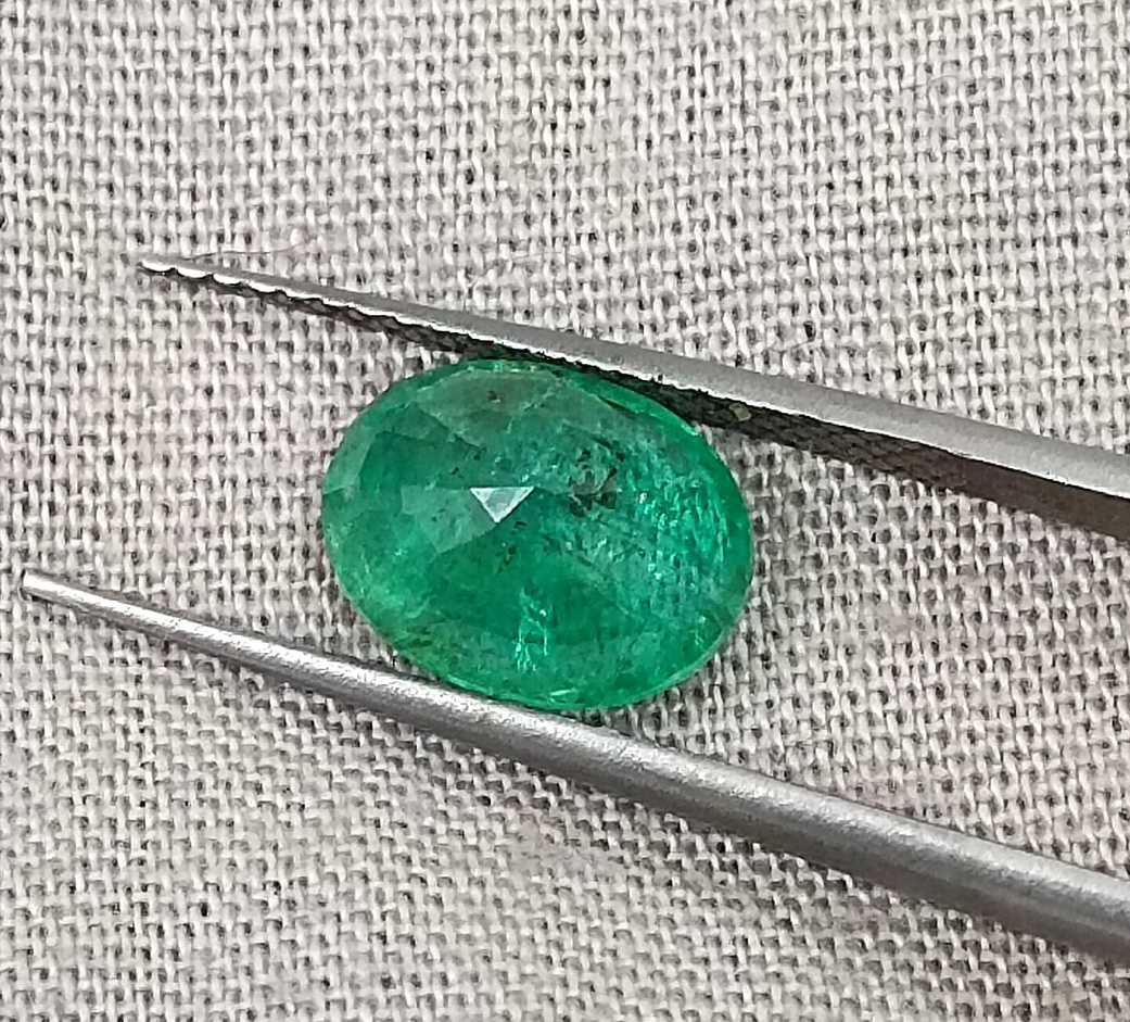 GSI USA certified 1.82ct medium deep vivid green oval cut Zambian emerald 
