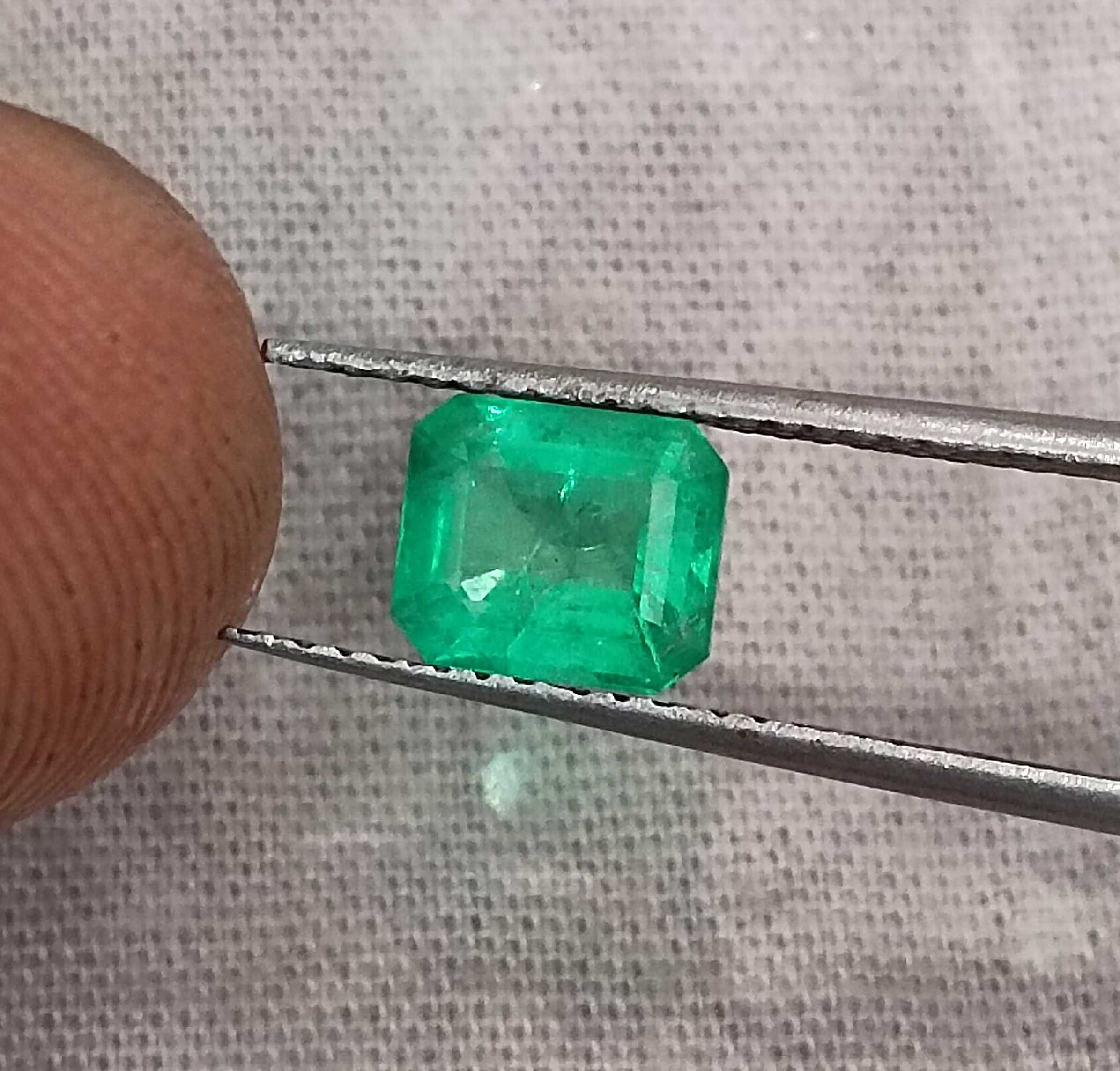 1.07ct Panjshir emerald GSI certified neon green octagon cut gemstone