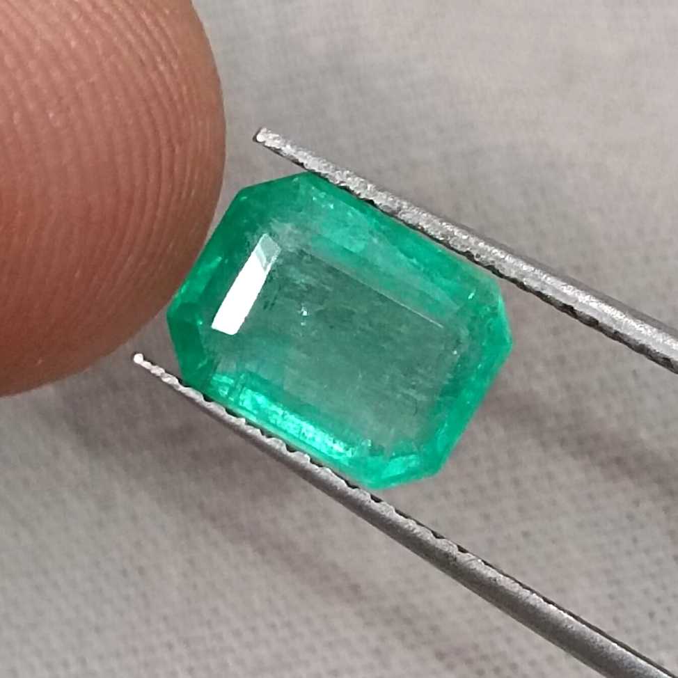 2.14ct GSI certified medium light green Zambian emerald Octagon Cut Stone 