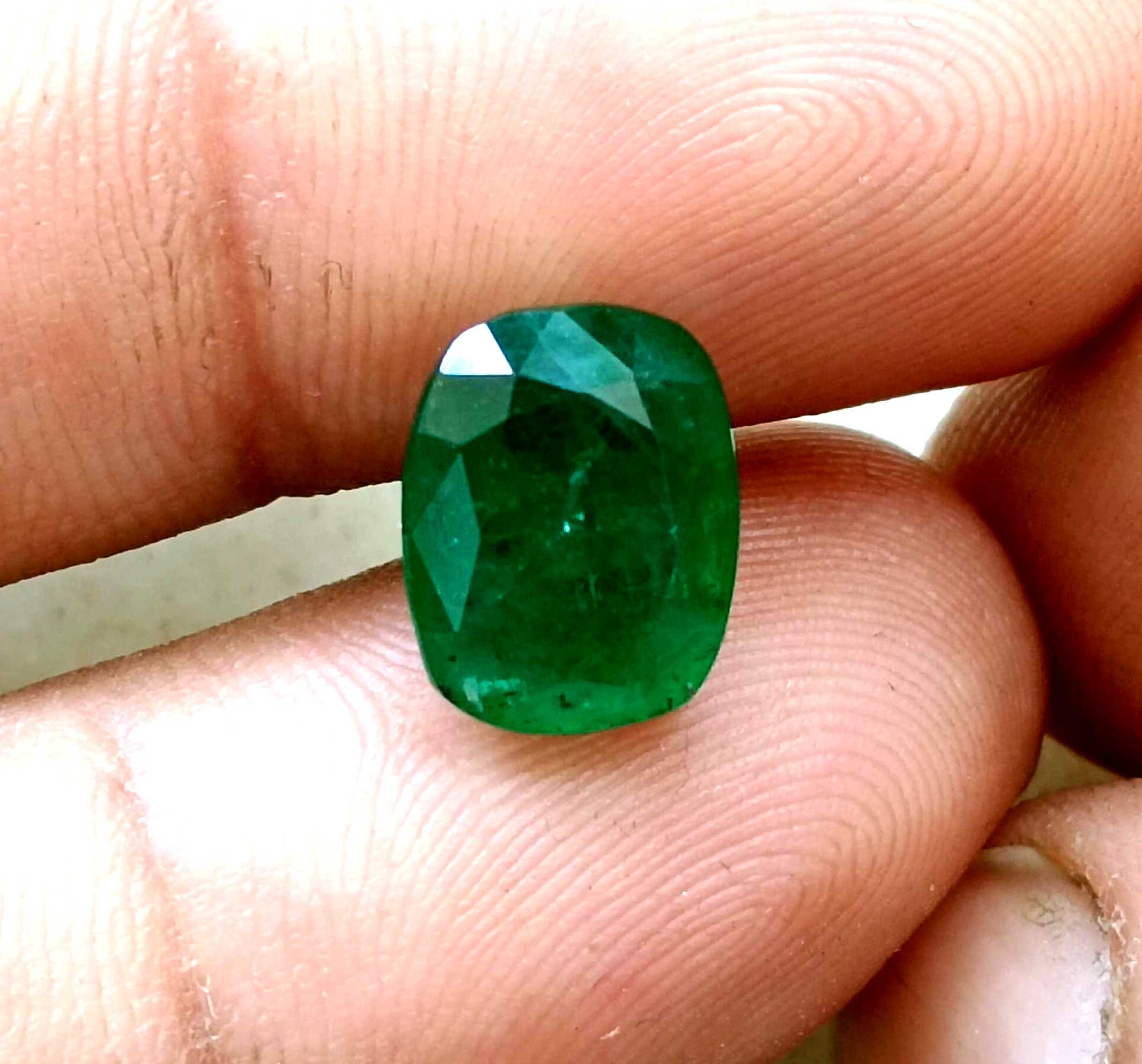 4.42ct Dark pure green GSI certified cushion cut Zambian emerald 