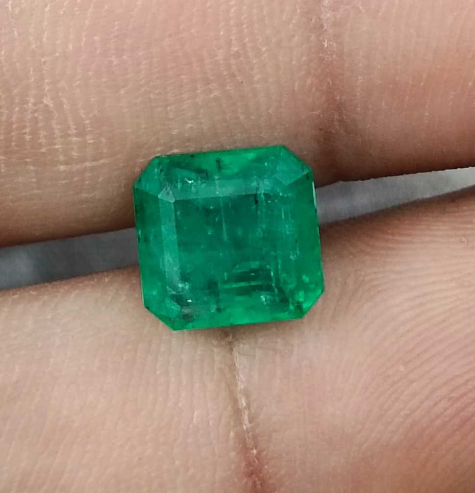 3.53ct GSI certified bright shamrock green Zambian emerald octagon cut gemstone 