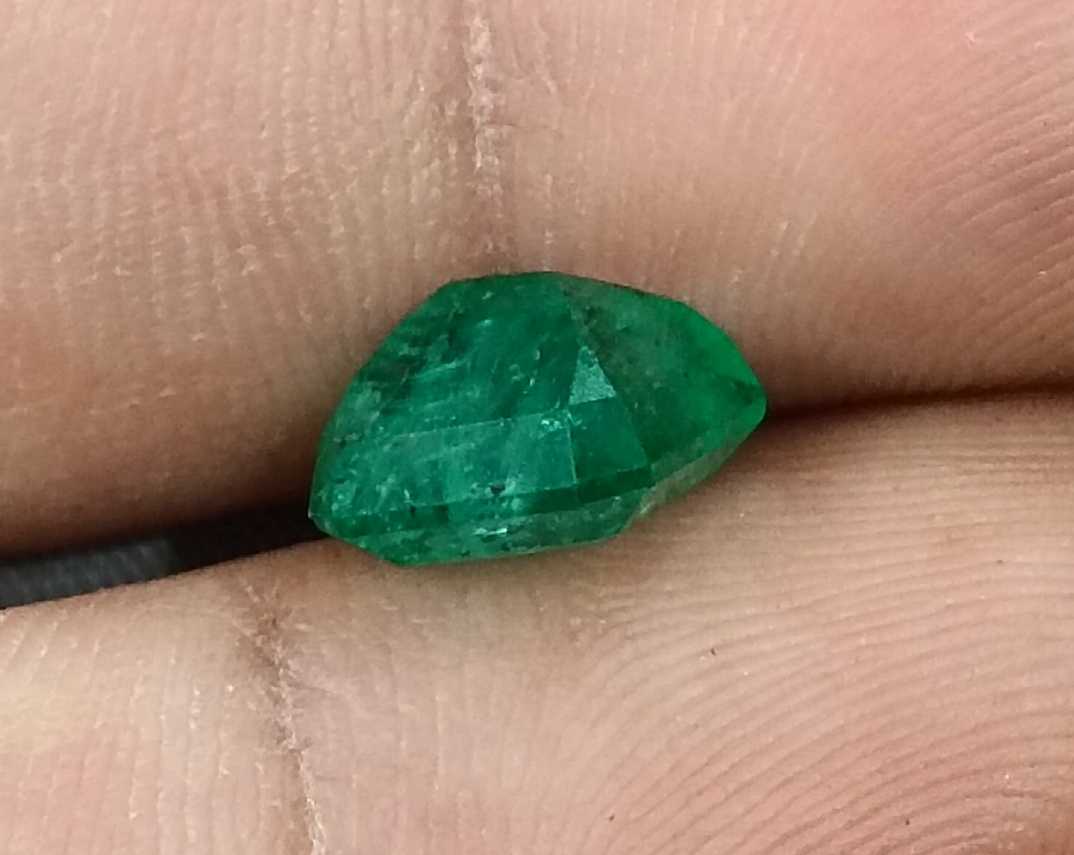 3.53ct GSI certified bright shamrock green Zambian emerald octagon cut gemstone 
