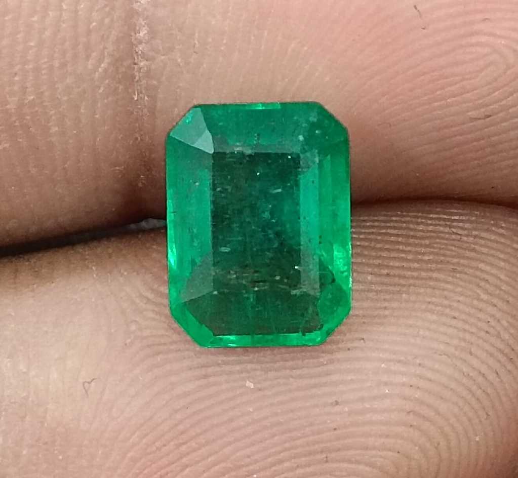 2.47ct GSI certified Zambian emerald medium deep pure green gemstone