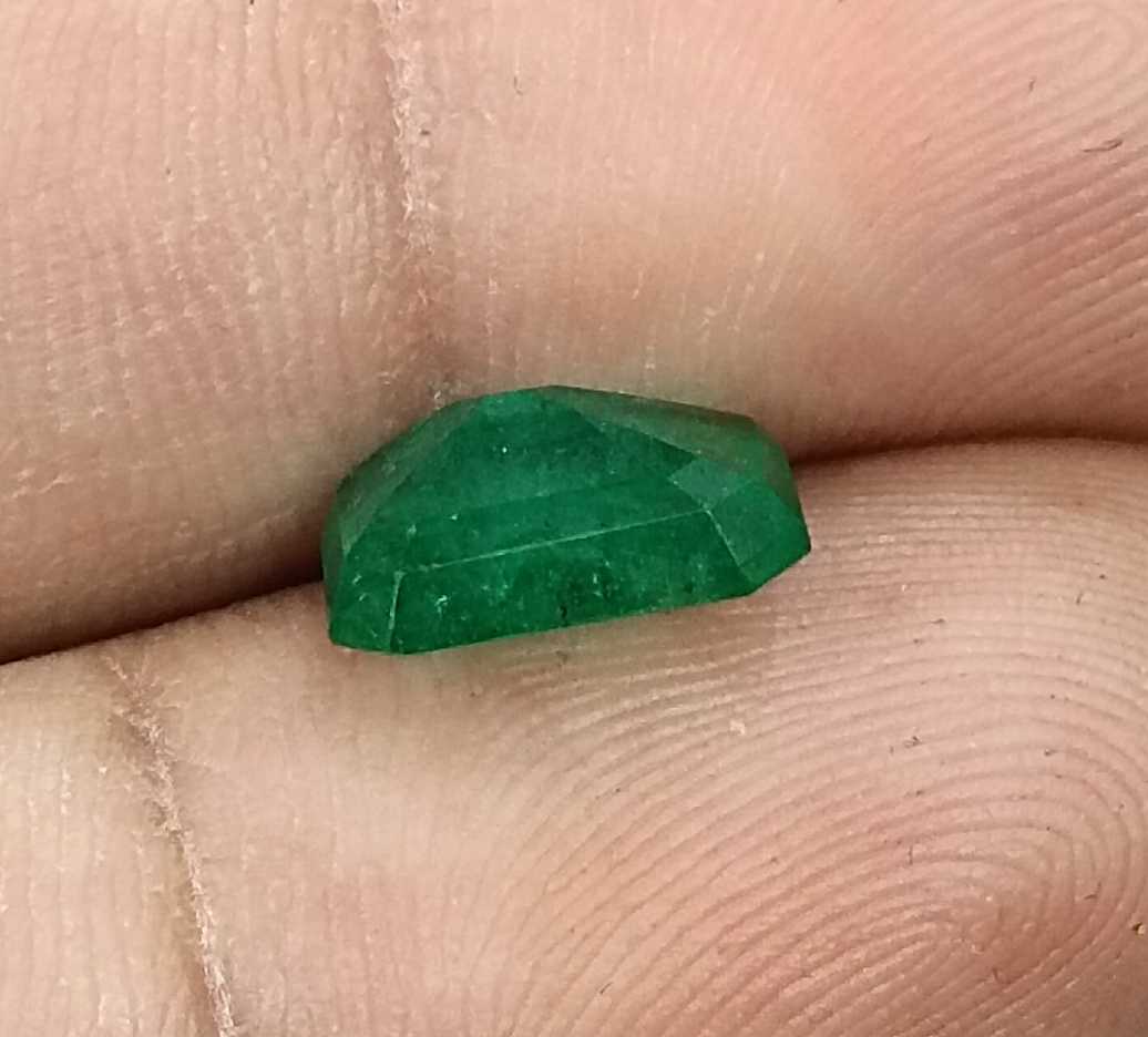 2.47ct GSI certified Zambian emerald medium deep pure green gemstone