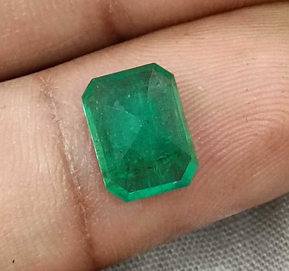 2.47ct GSI certified Zambian emerald medium deep pure green gemstone