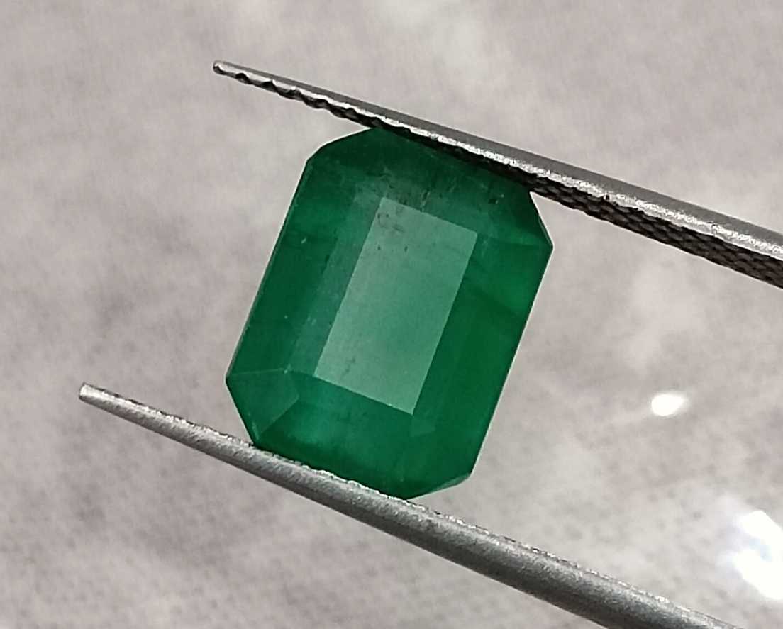 2.84ct GSI certified deep green octagon cut Zambian emerald 