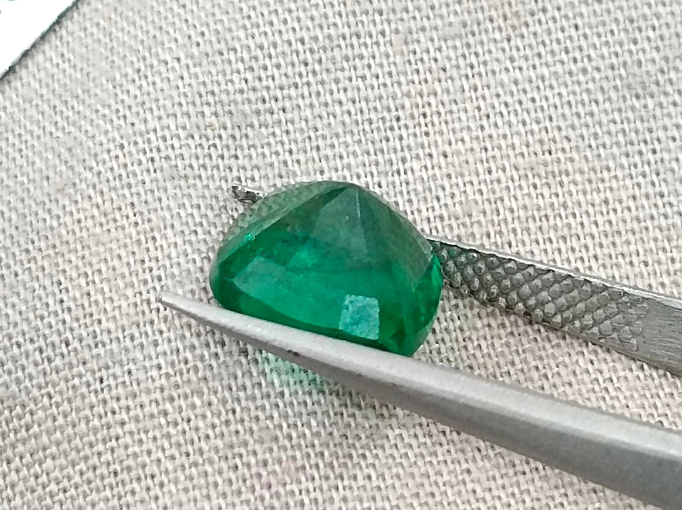 3.46ct Vivid deep green cushion cut natural certified Zambian Emerald 