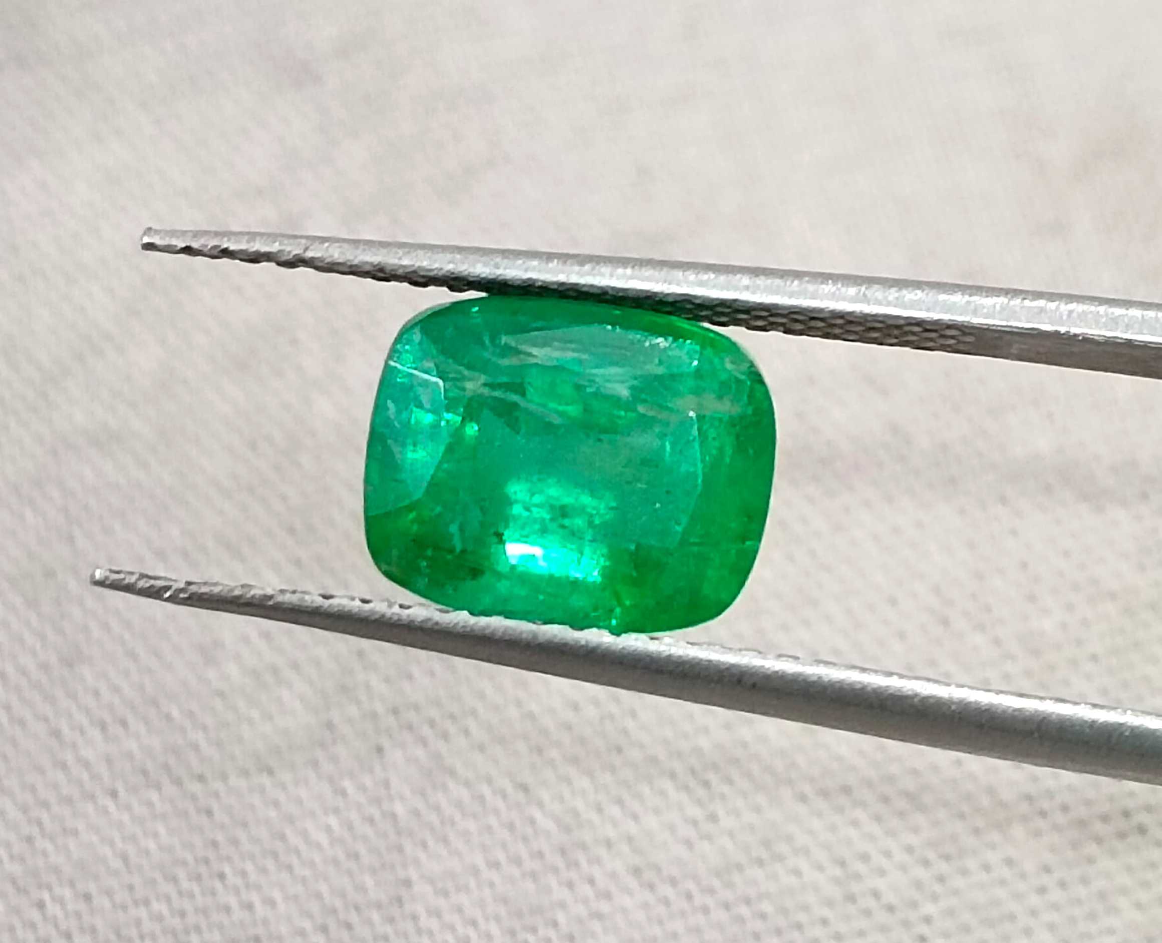 2.07ct Vivid medium deep Panjshir emerald cushion cut certified natural gemstone 