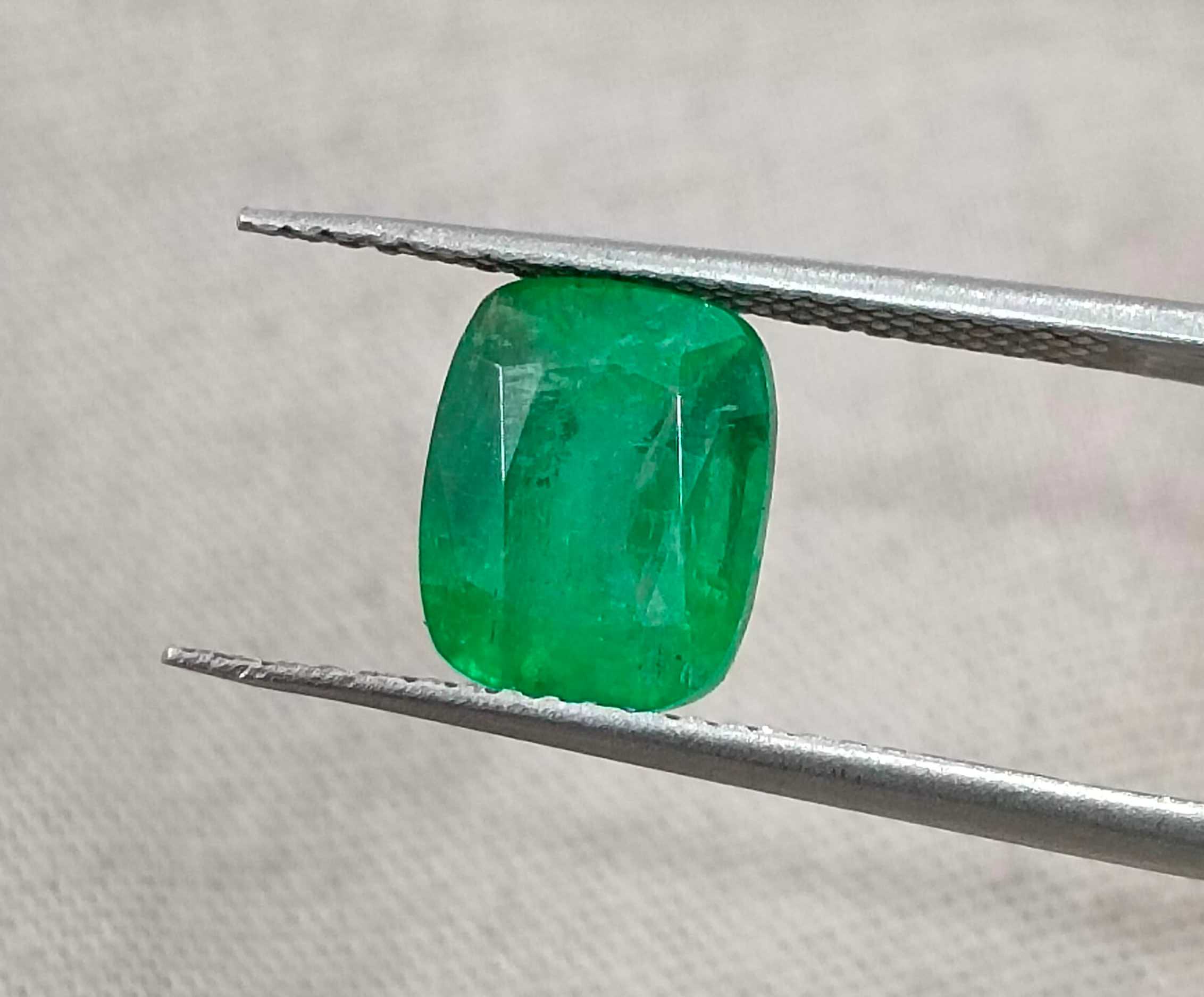 2.07ct Vivid medium deep Panjshir emerald cushion cut certified natural gemstone 