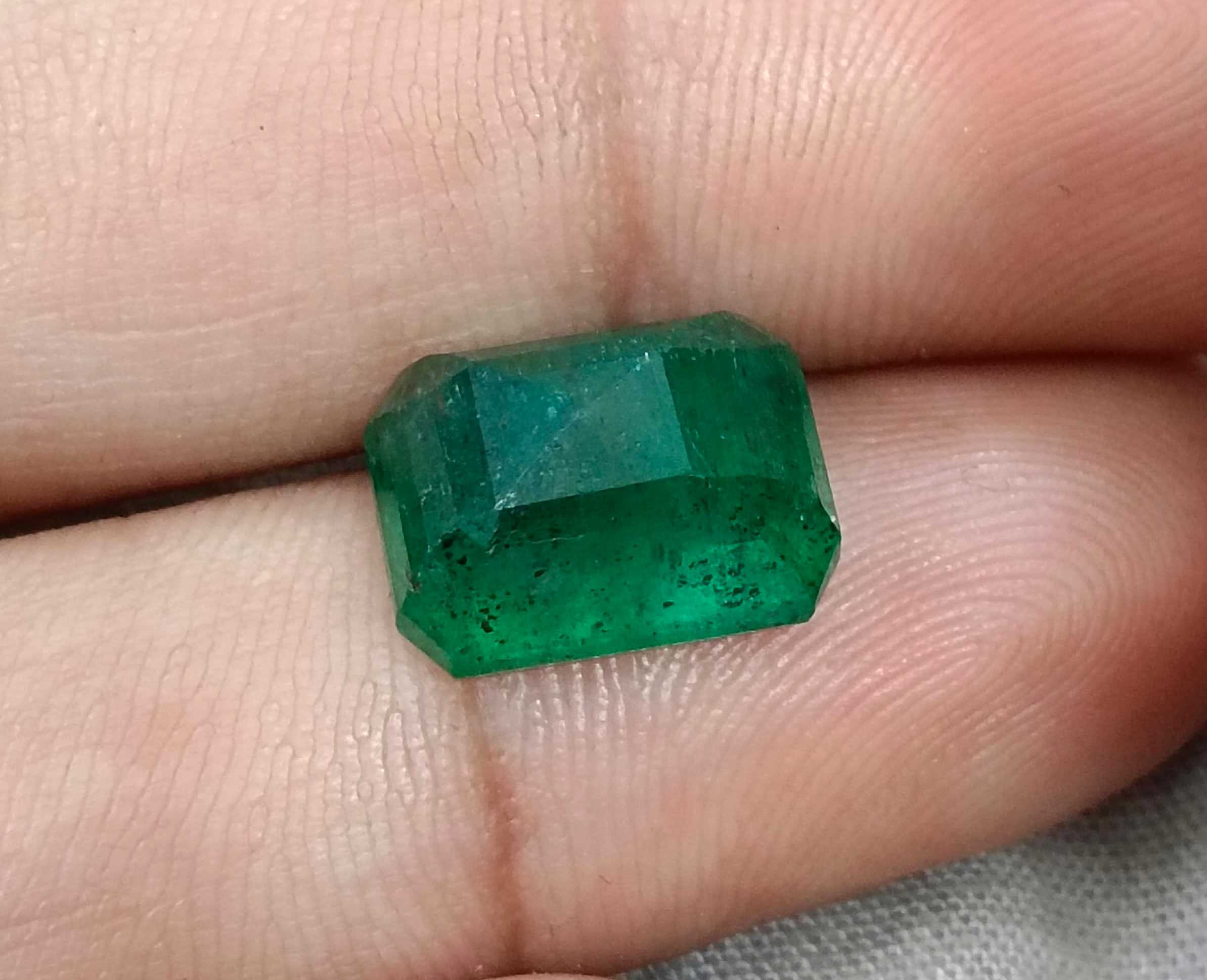 7.75ct GSI certified dark green Zambian emerald octagon cut natural stone