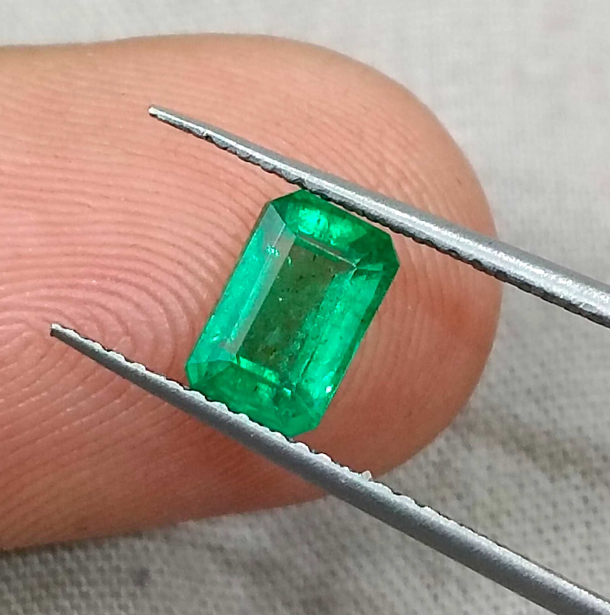 0.98ct GSI USA certified octagon cut vivid green Zambian emerald stone 