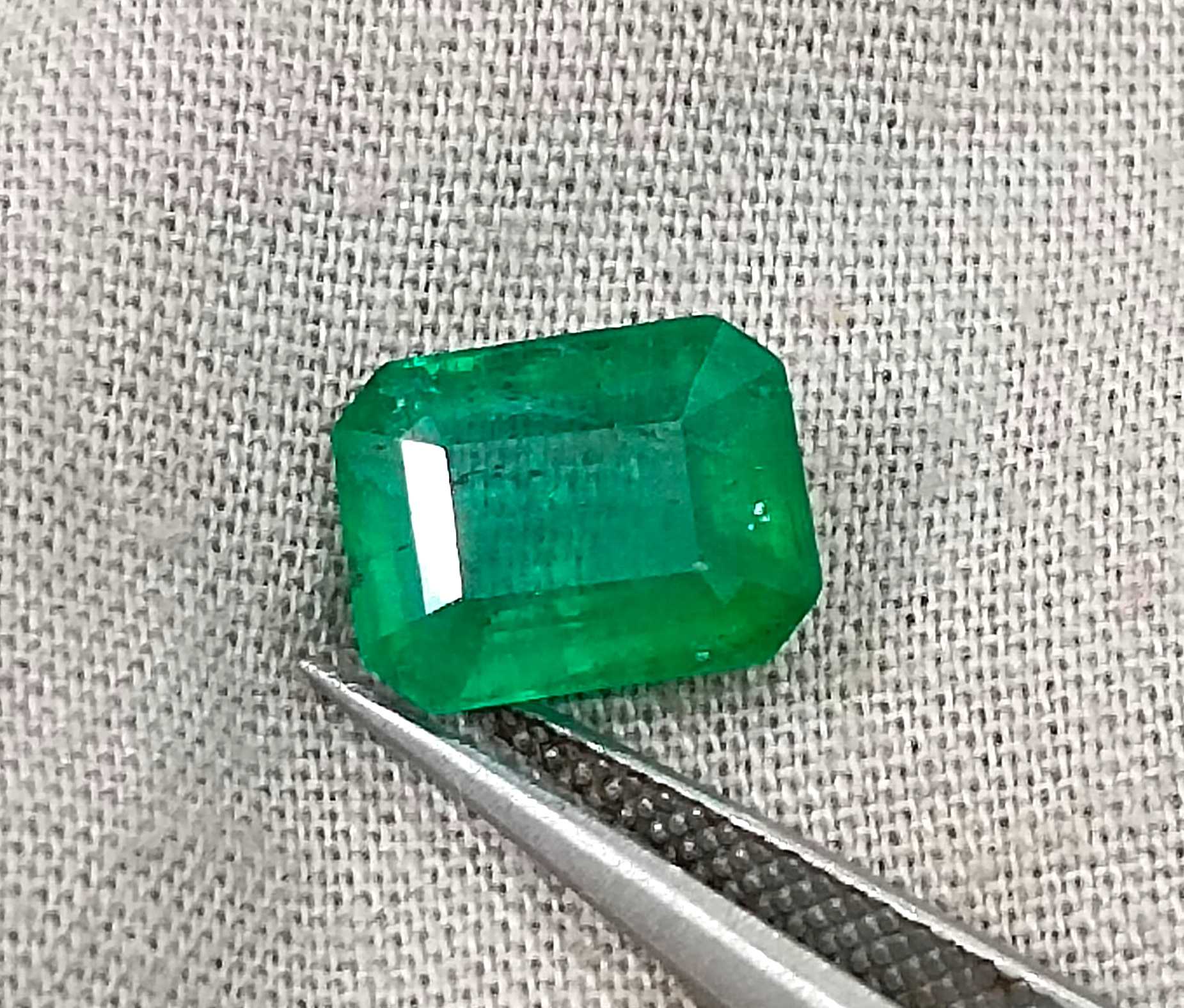 2.40ct GSI certified alpine green natural Zambian emerald stone 