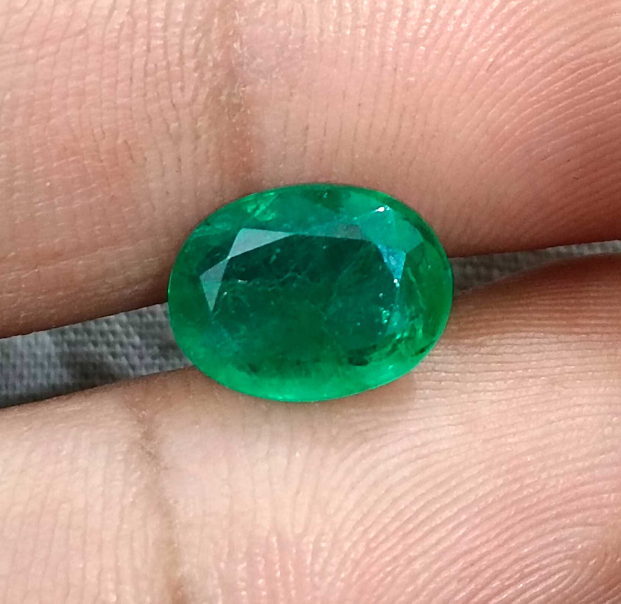 3.05ct Medium deep green Certified Natural Zambian emerald stone 