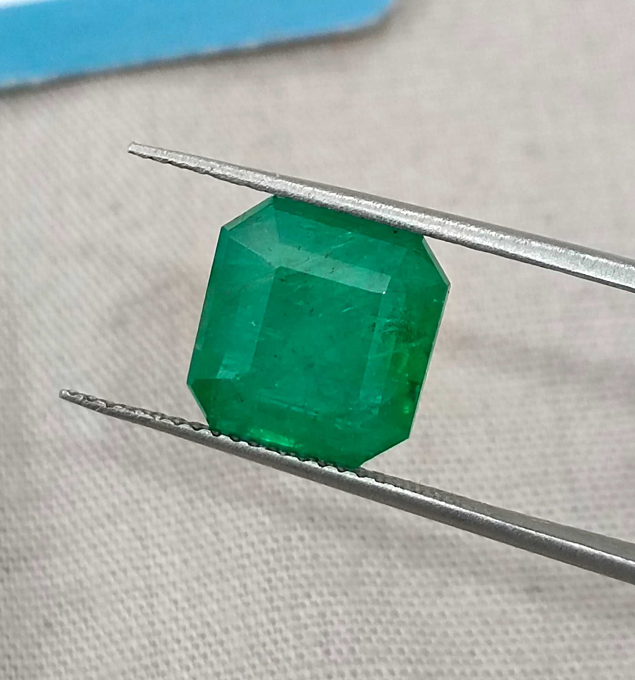 4.88ct GSI certified medium green octagon cut Zambian emerald stone 