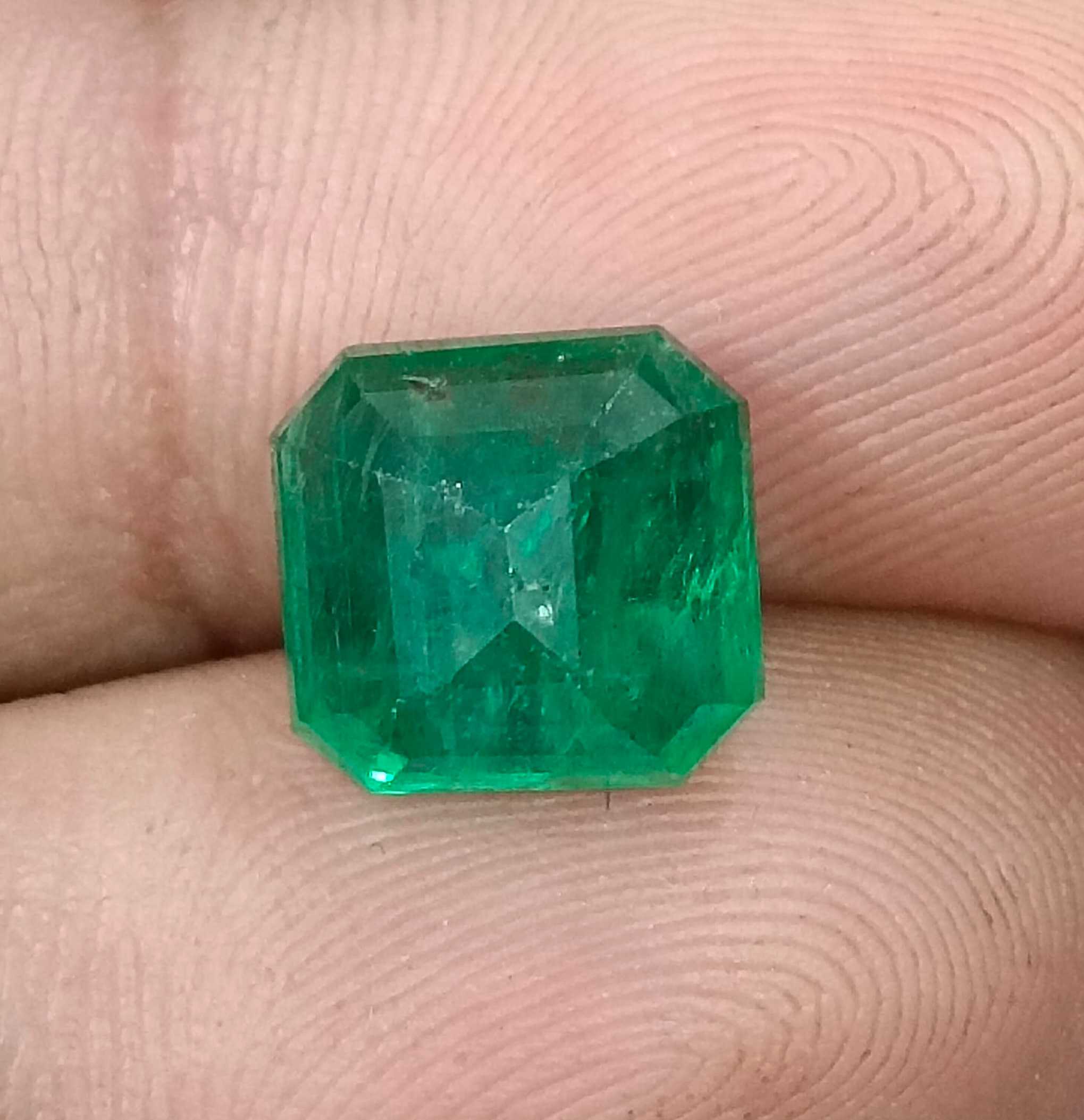 4.88ct GSI certified medium green octagon cut Zambian emerald stone 