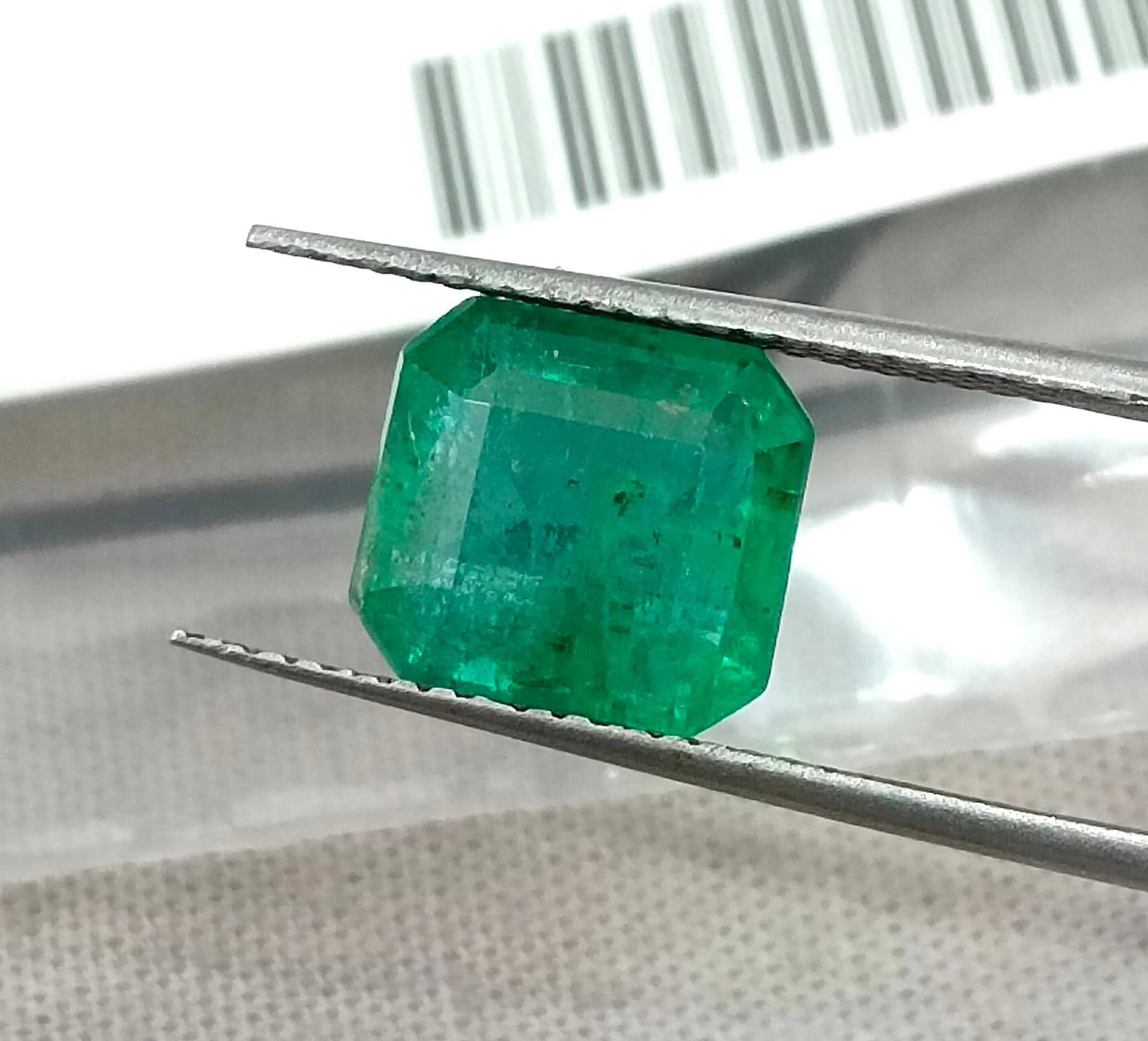 3.13ct Medium green octagon cut Zambian emerald natural certified gem