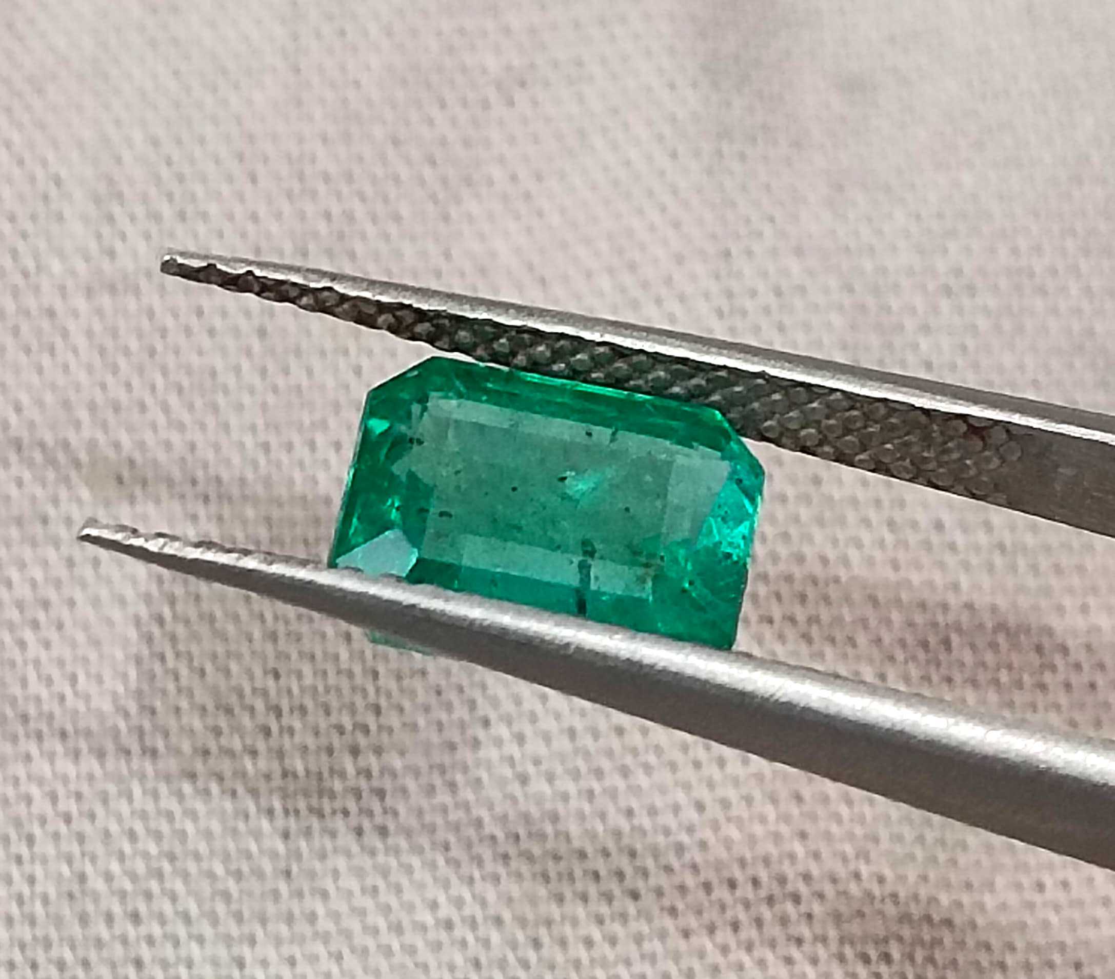 1.95ct Certified medium bright glass green octagon cut Zambian emerald stone 
