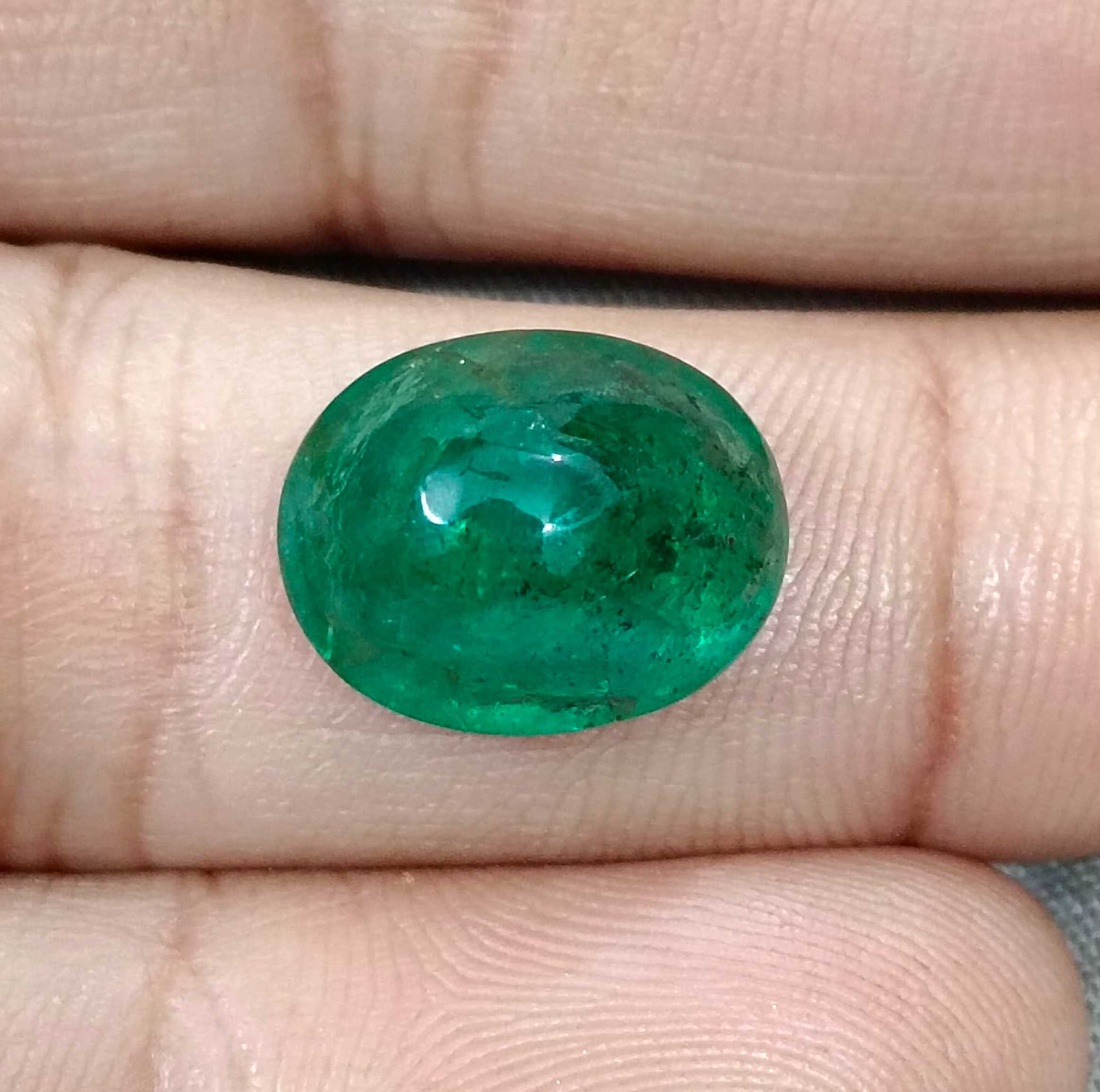 7.15ct Cabochon cut deep vivid green natural Zambian emerald stone 