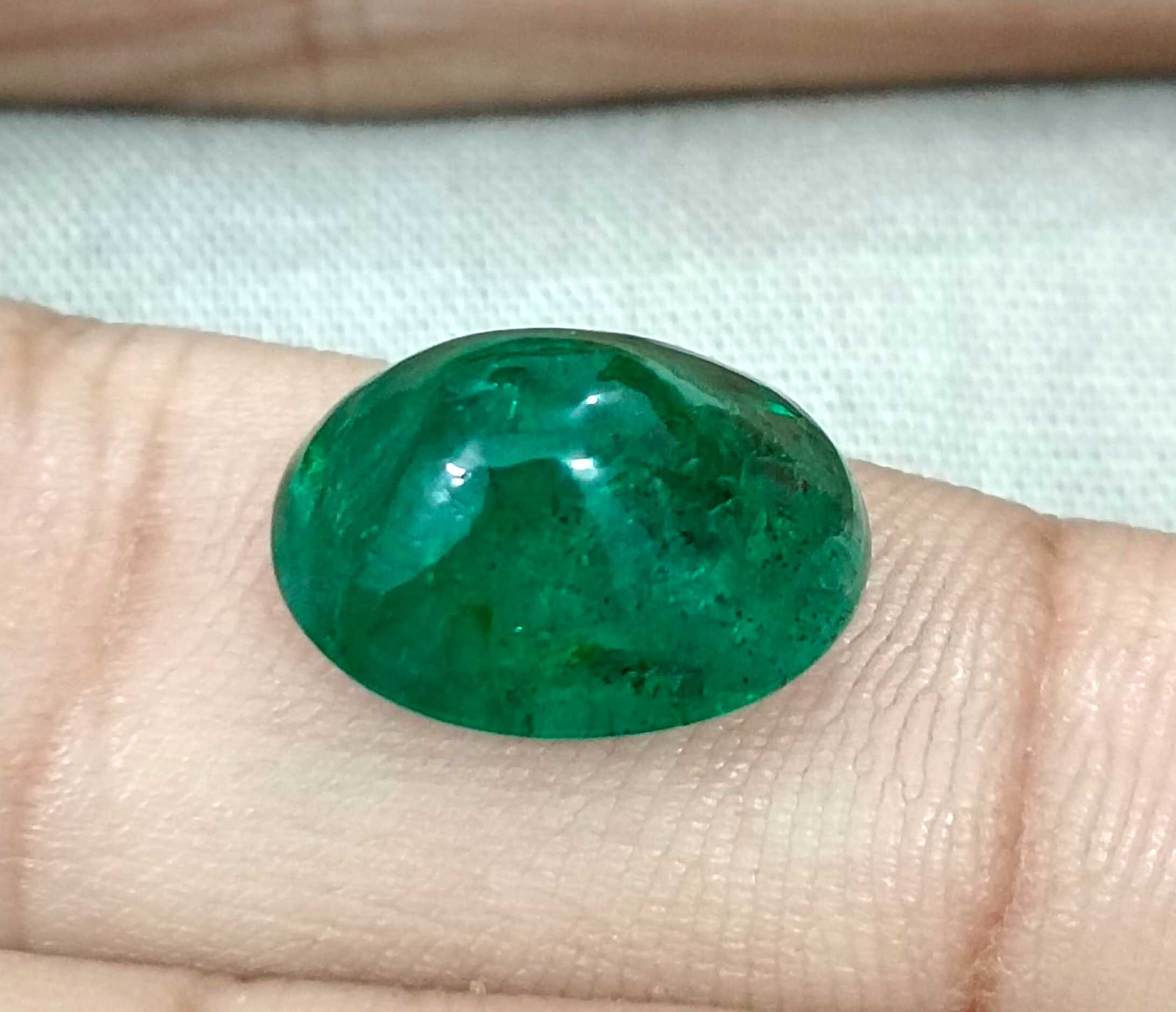 7.15ct Cabochon cut deep vivid green natural Zambian emerald stone 