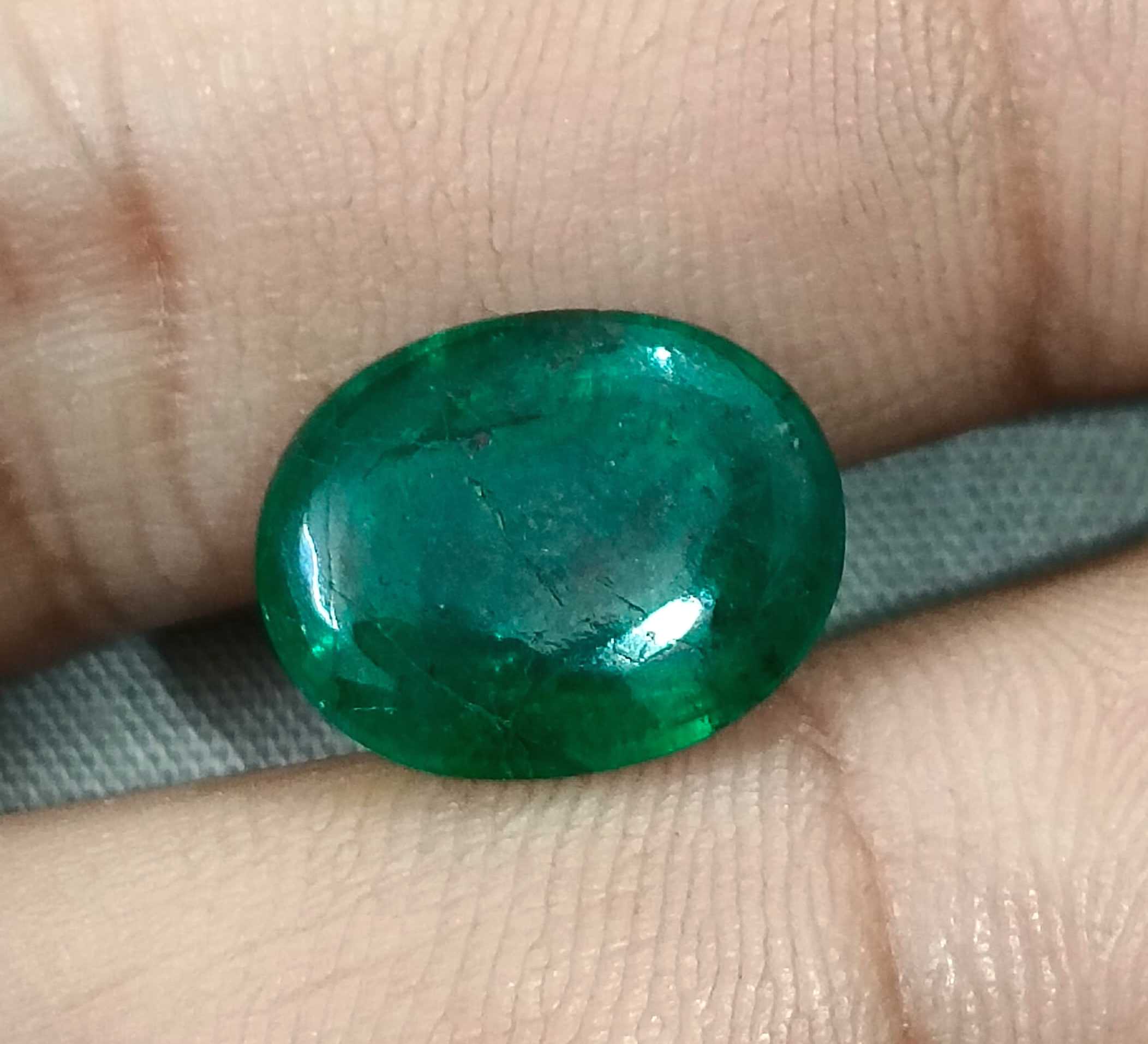 7.15ct Cabochon cut deep vivid green natural Zambian emerald stone 