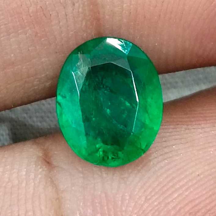 2.68ct Vivid green oval cut certified natural Zambian emerald /