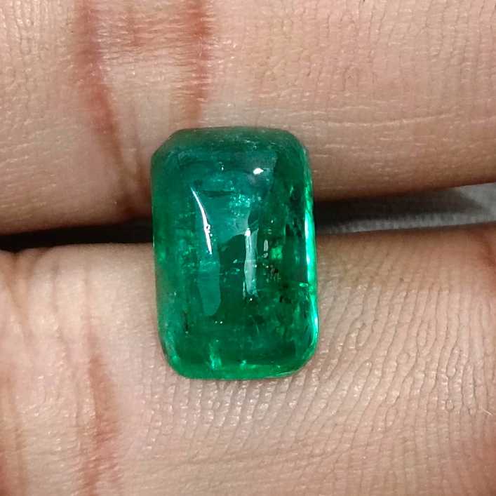 5.88ct Certified vivid green sugarloaf cut natural Zambian emerald /