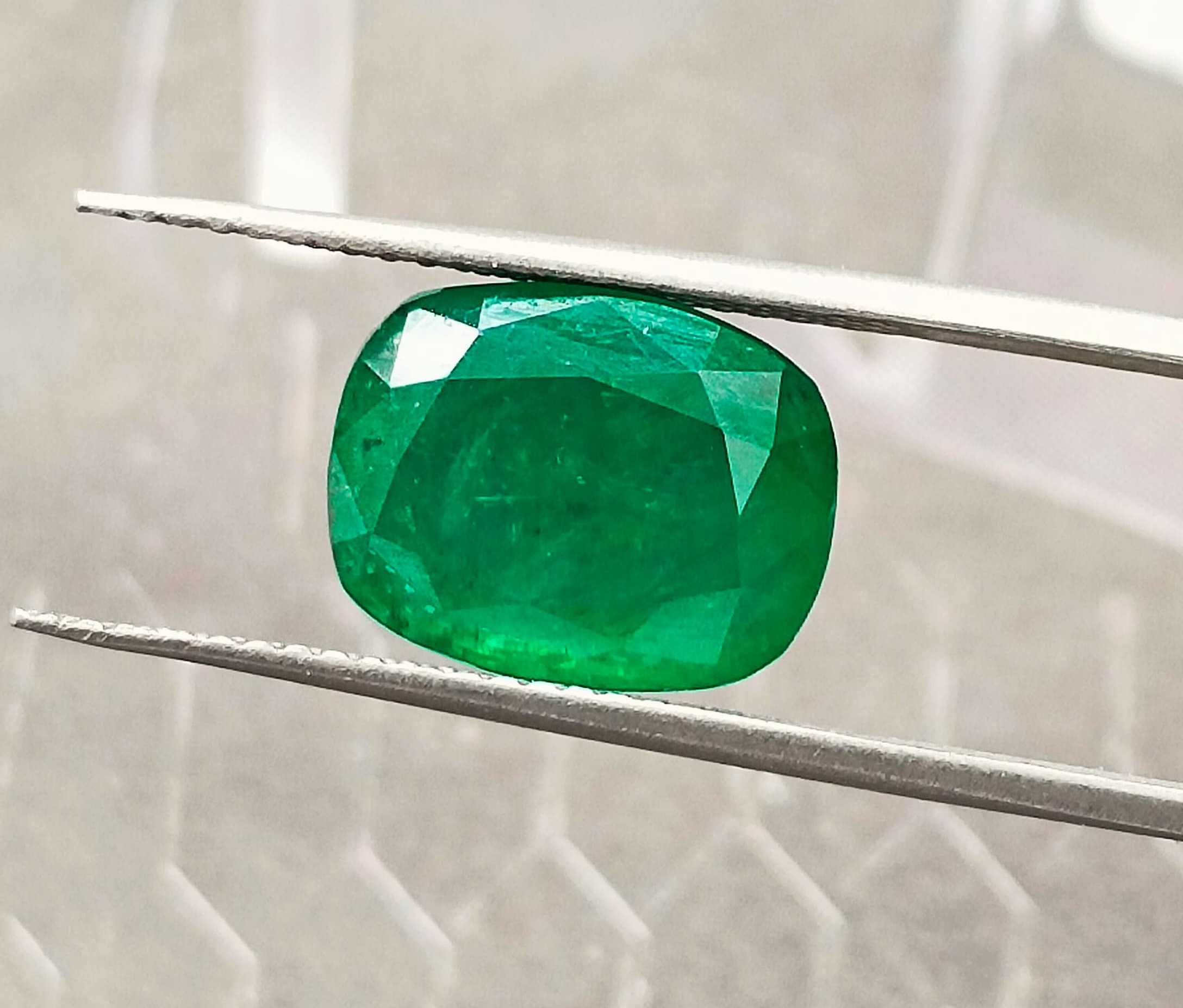 4.42ct Dark pure green GSI certified cushion cut Zambian emerald /