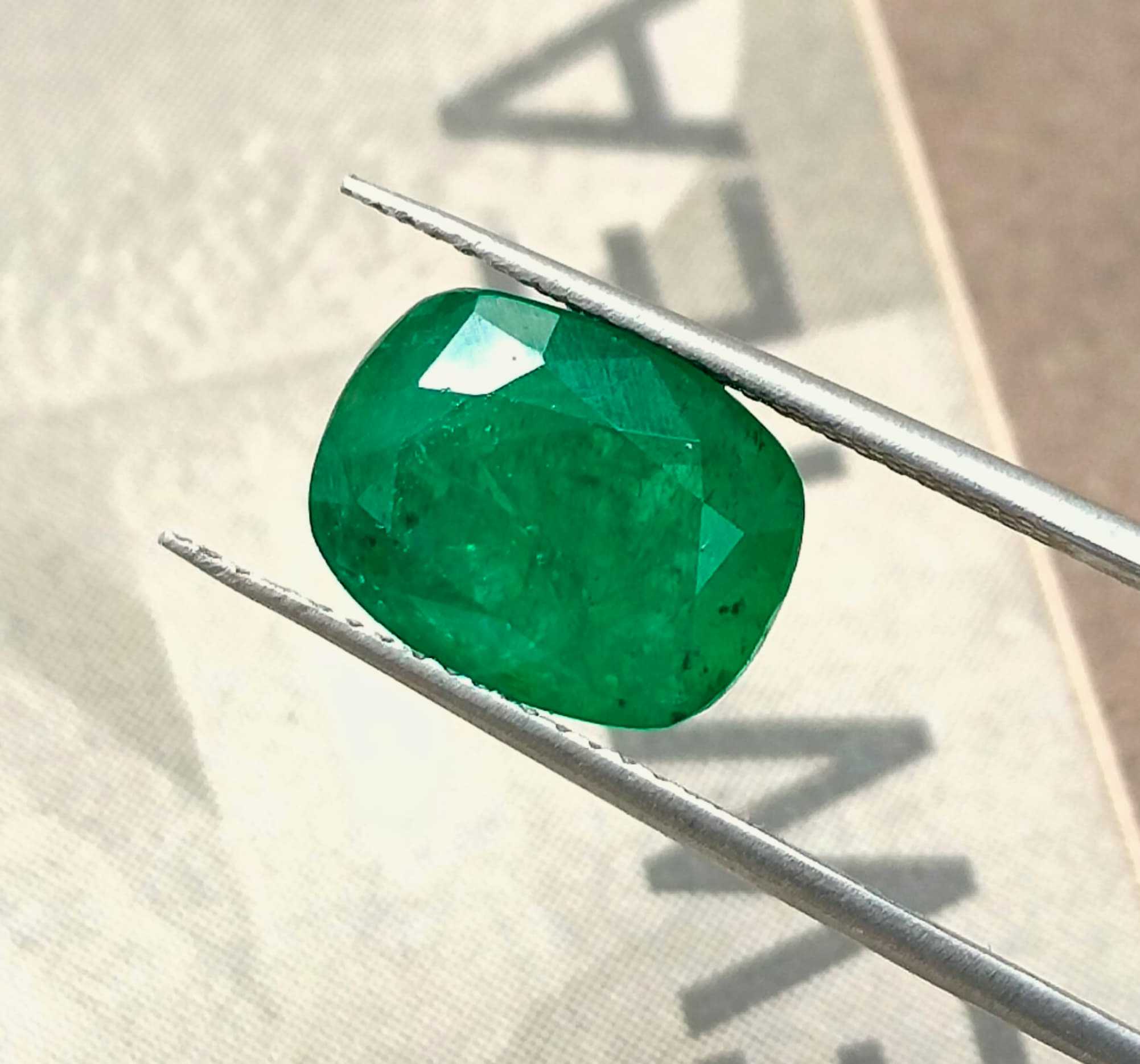 4.42ct Dark pure green GSI certified cushion cut Zambian emerald 