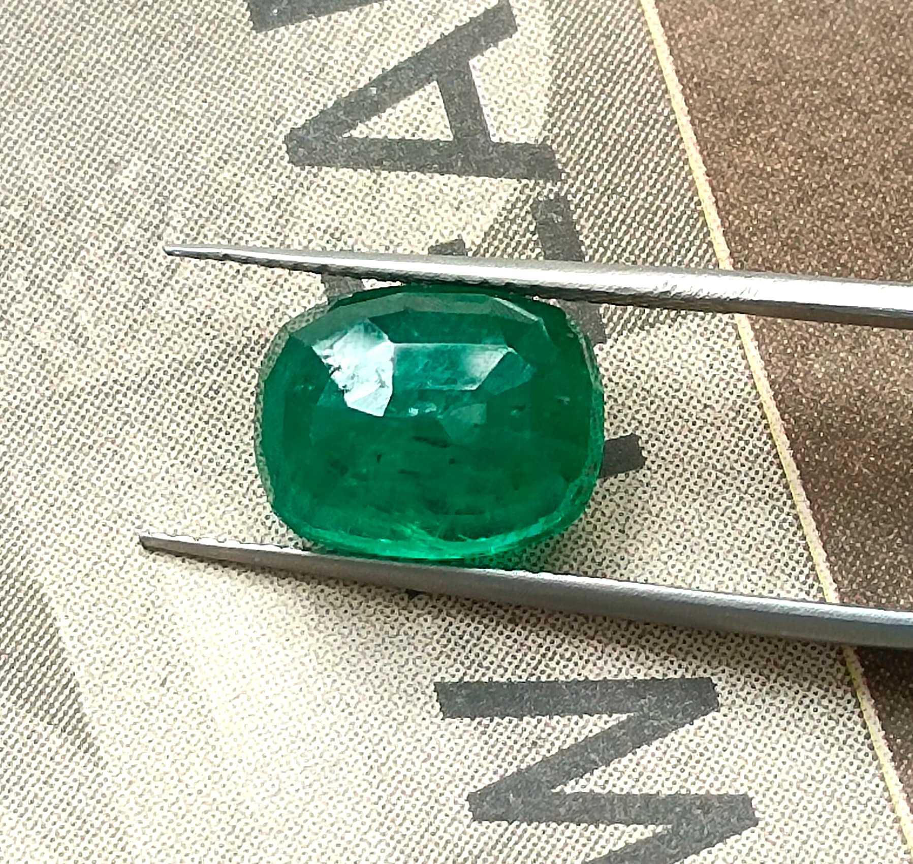 4.42ct Dark pure green GSI certified cushion cut Zambian emerald 