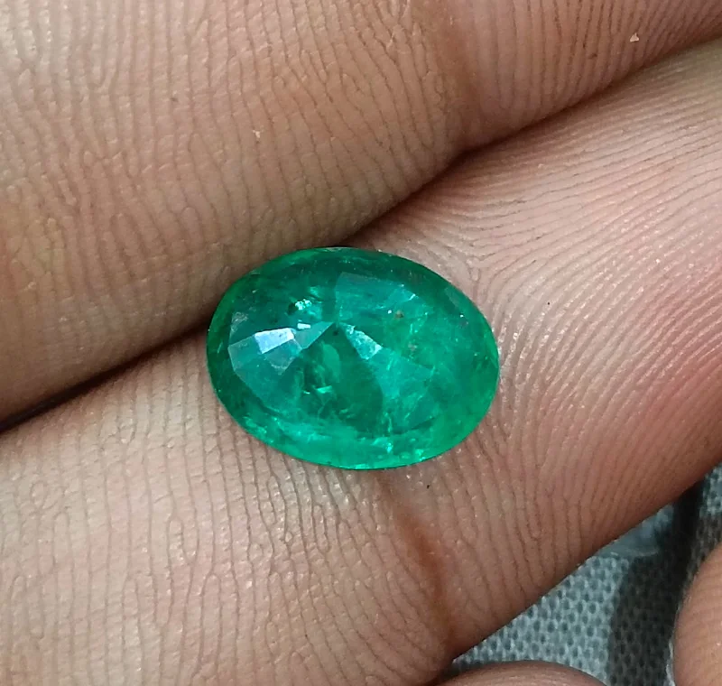 GSI certified 2.40ct oval cut Zambian emerald loose gemstone 