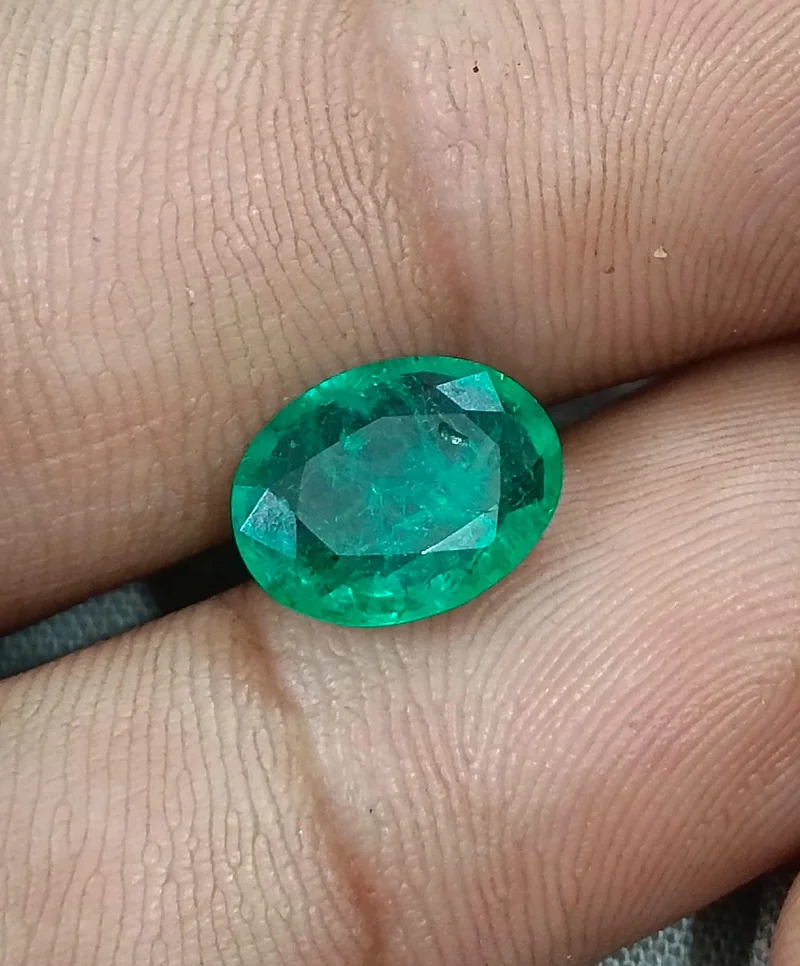 GSI certified 2.40ct oval cut Zambian emerald loose gemstone 