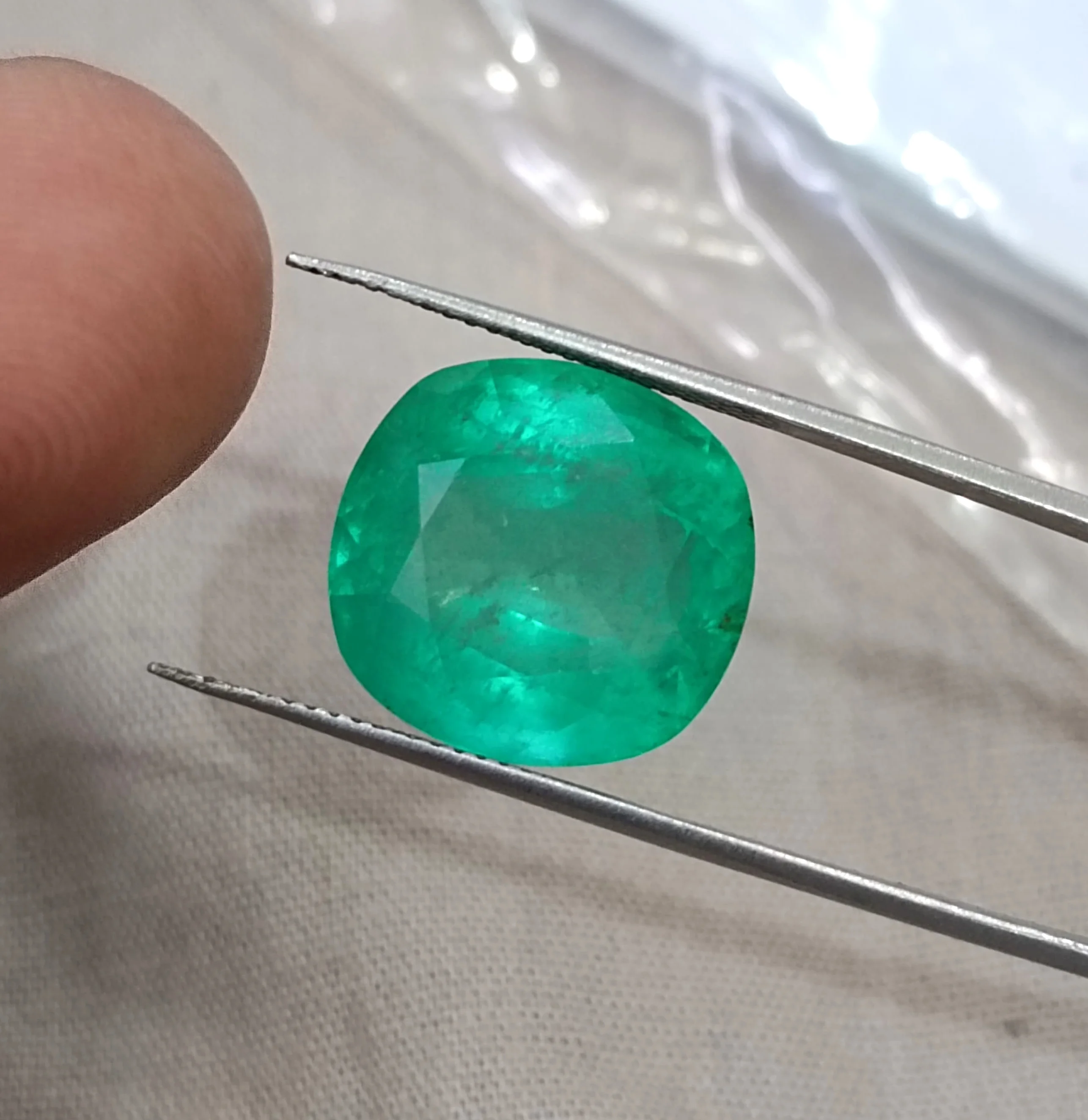 13.94ct Natural emerald medium strong green cushion cut stone