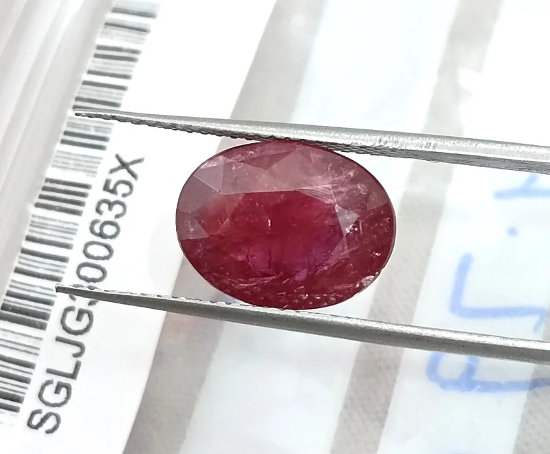 4.79ct Unheated natural ruby wine red SGL certified oval gemstone
