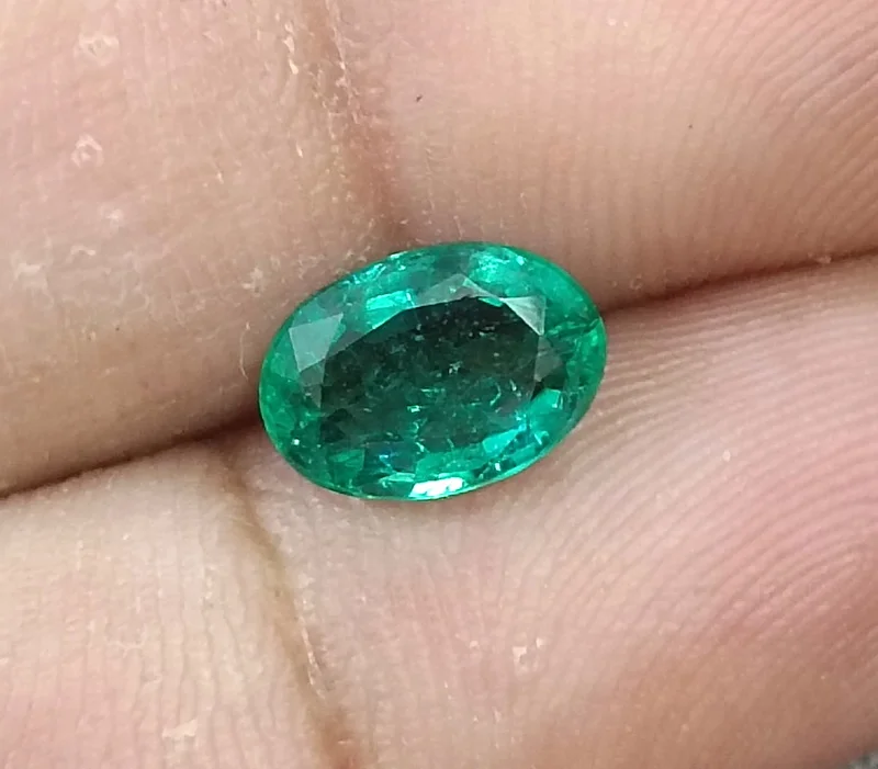 1.53ct Bright medium sea green natural emerald SGL certified