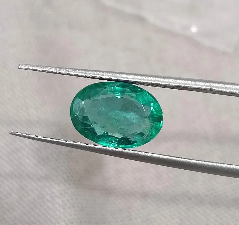 1.53ct Bright medium sea green natural emerald SGL certified