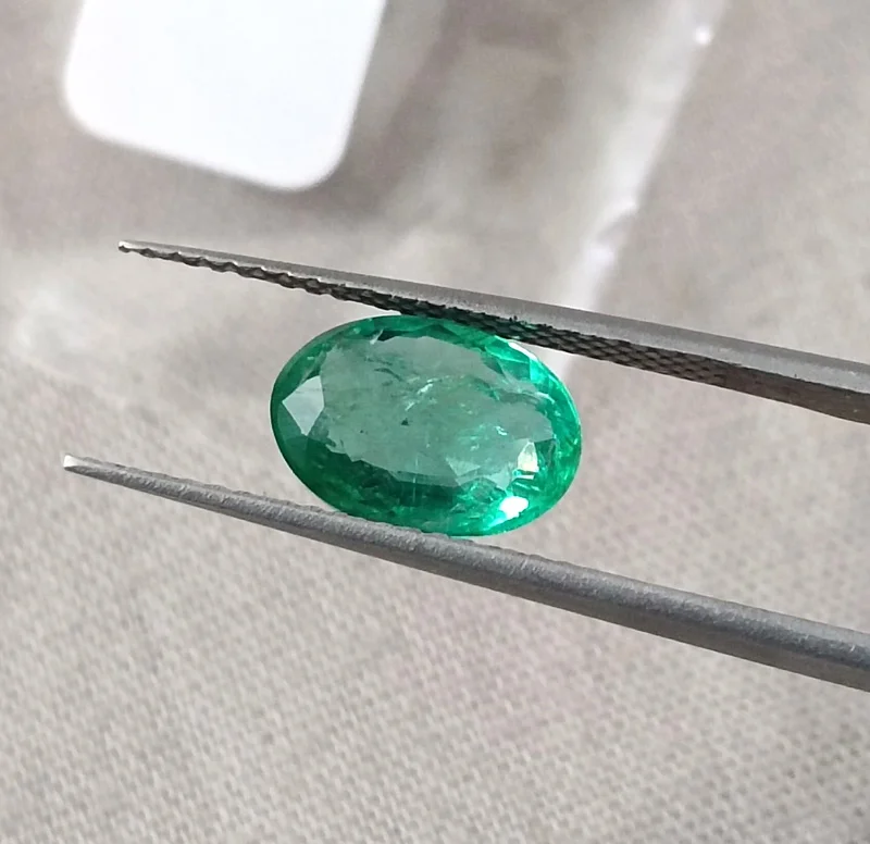 1.53ct Bright medium sea green natural emerald SGL certified
