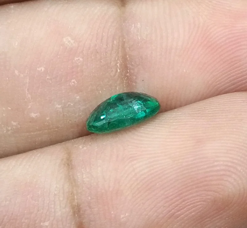 1.53ct Bright medium sea green natural emerald SGL certified