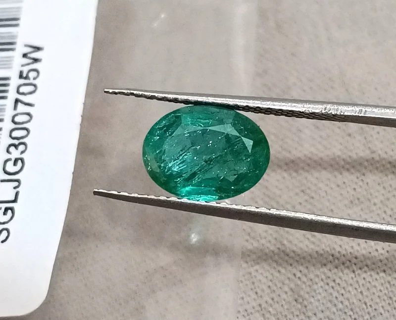 1.82ct SGL Certified natural emerald zambia medium green oval cut stone