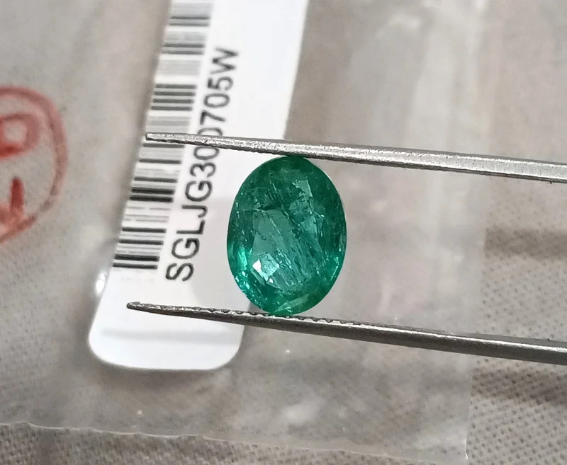 1.82ct SGL Certified natural emerald zambia medium green oval cut stone