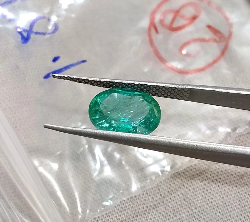 1.82ct SGL Certified natural emerald zambia medium green oval cut stone