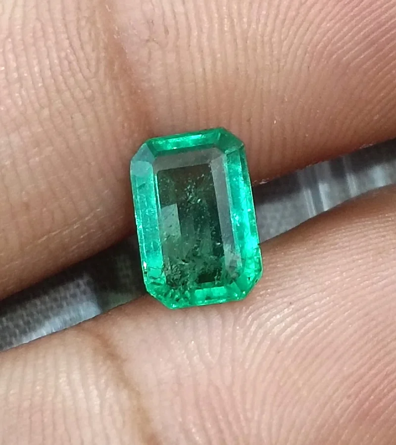 1.35ct Natural Panjshir emerald SGL certified medium green octagon gemstone/