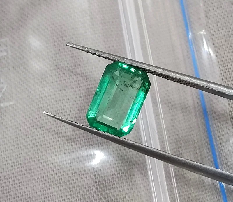 1.35ct Natural Panjshir emerald SGL certified medium green octagon gemstone