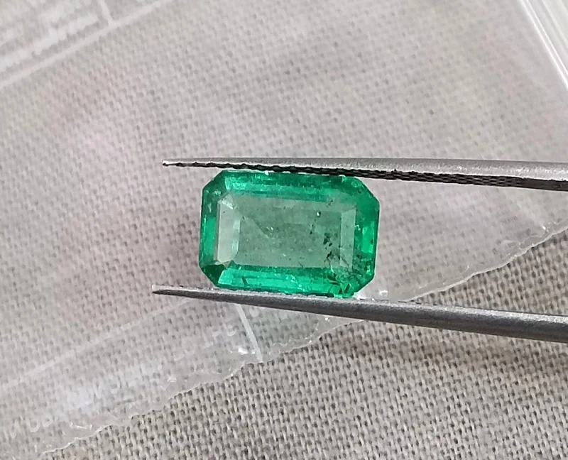 1.35ct Natural Panjshir emerald SGL certified medium green octagon gemstone