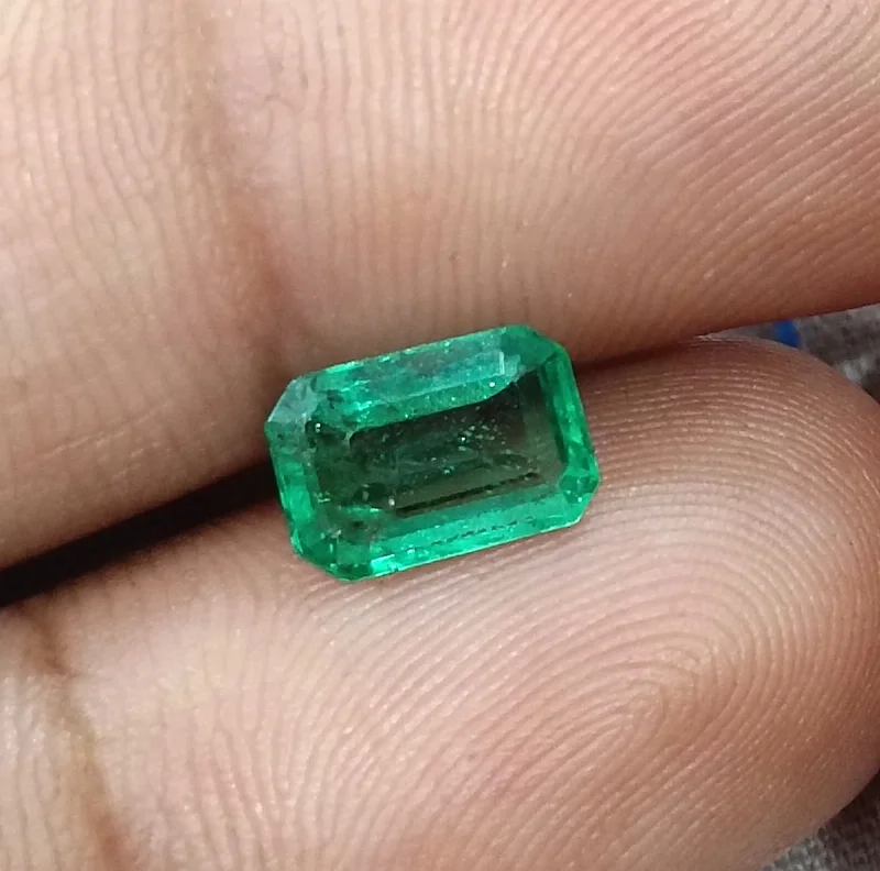 1.35ct Natural Panjshir emerald SGL certified medium green octagon gemstone